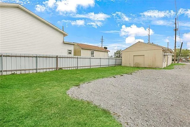 419 W Saint Bernard Hwy — Photo 12