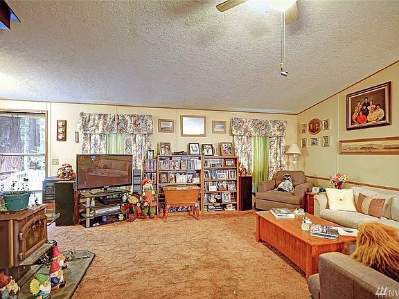 4th image of 860 Haven Pl