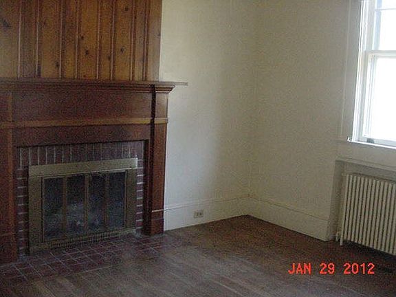 3rd image of 113 6th Ave
