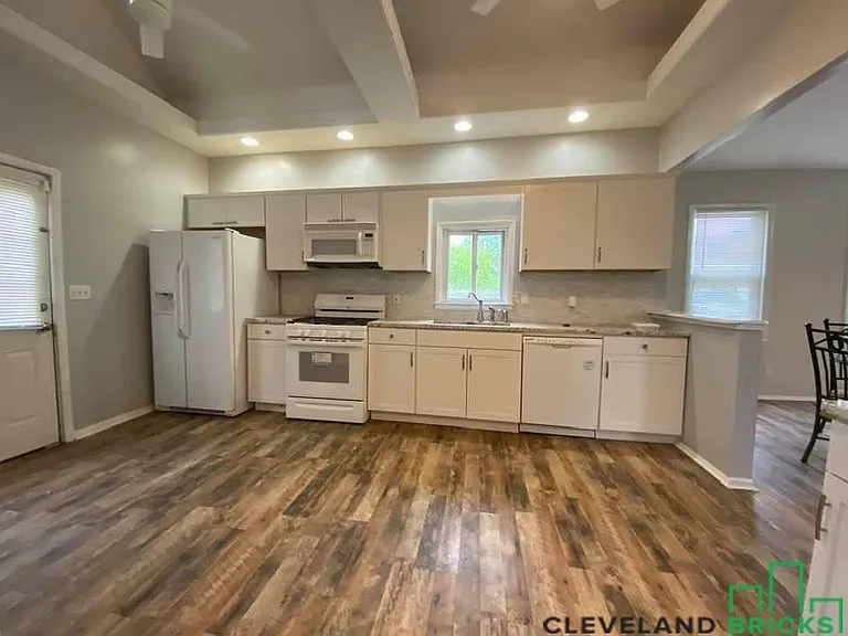 3525 Siam Ave — Photo 22