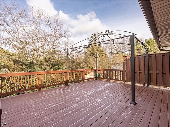 4th image of 7539 Marelis Ave NE