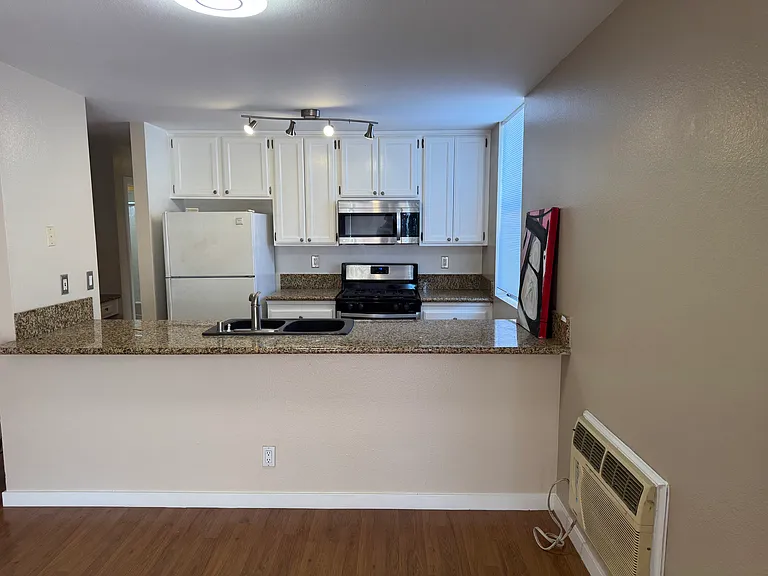 11615 Missouri Ave #2 — Photo 9