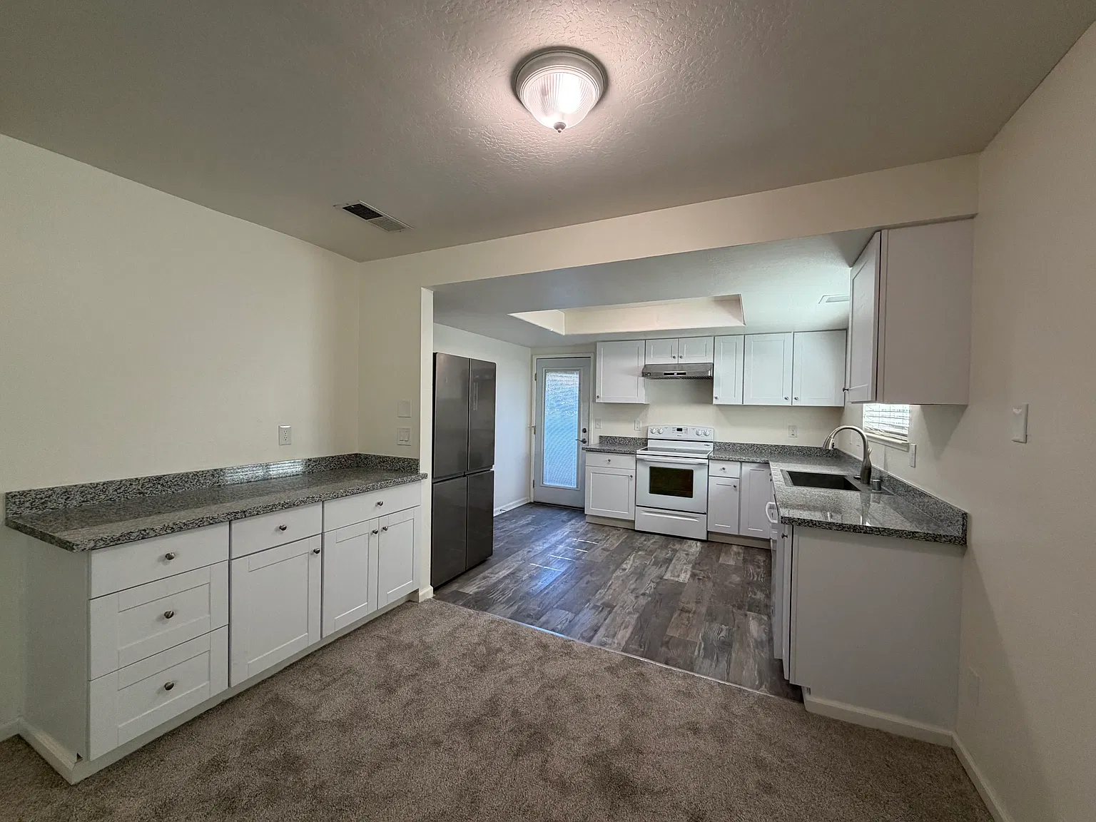 2 bed, 945 sqft, $2,495 — Photo 4