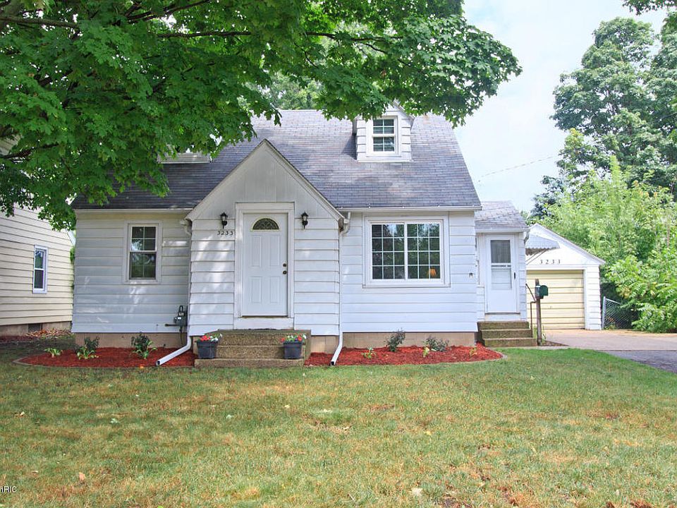 1st image of 3233 Allen St