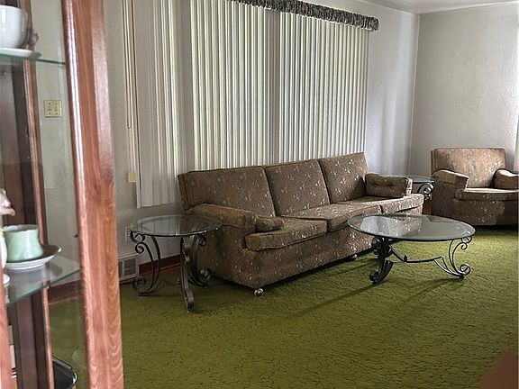 5th image of 423 Arona Rd