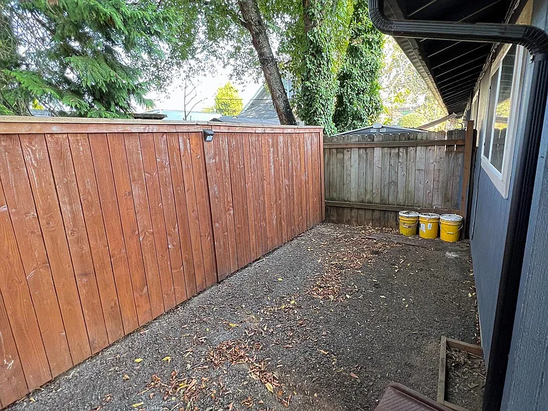 765 SE Russell St — Photo 24