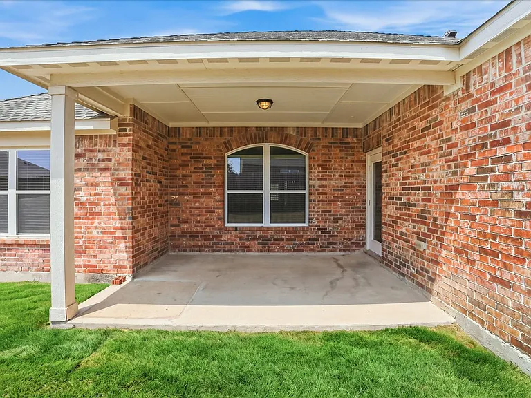 411 Winchester Dr — Photo 30