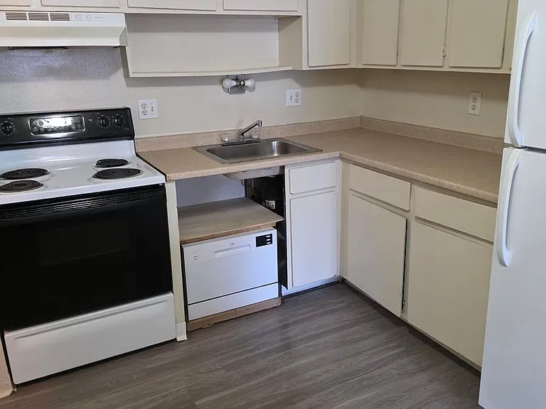 8826 E Florida Ave #116 — Photo 4