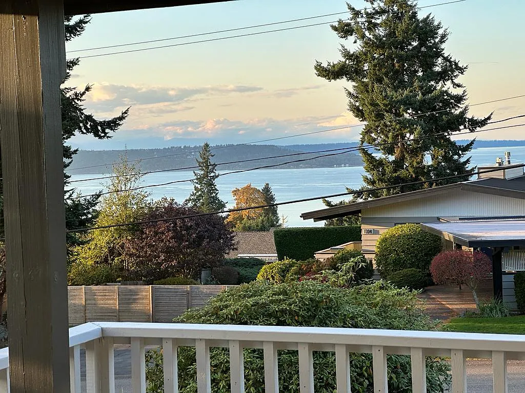 8 bed, 4.5 bath, 3340 sqft, $6,500 — Photo 2