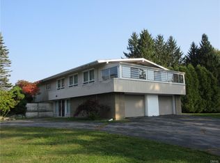 6180 Meadow Dr, Cicero, NY 13039