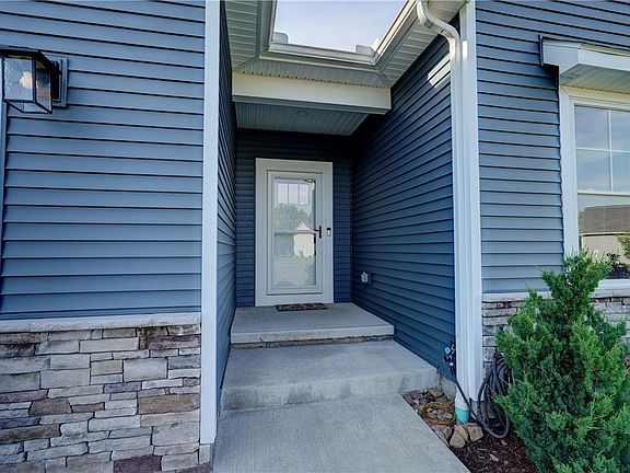 2nd image of 1093 Bear Creek Cir