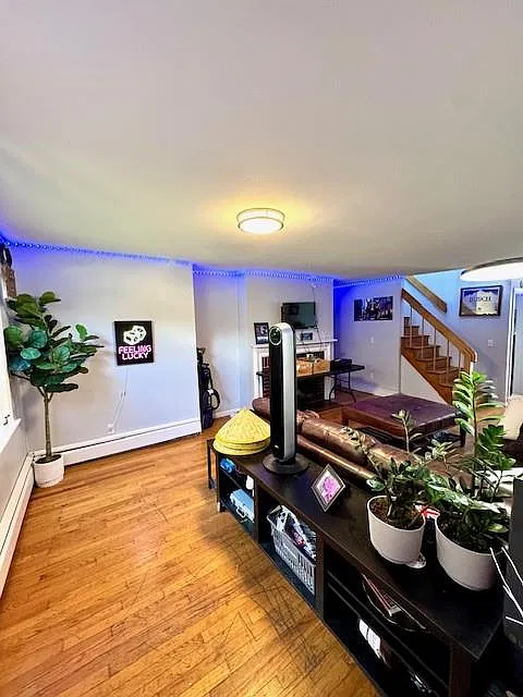 5 bed, 1954 sqft, $5,000 — Photo 3