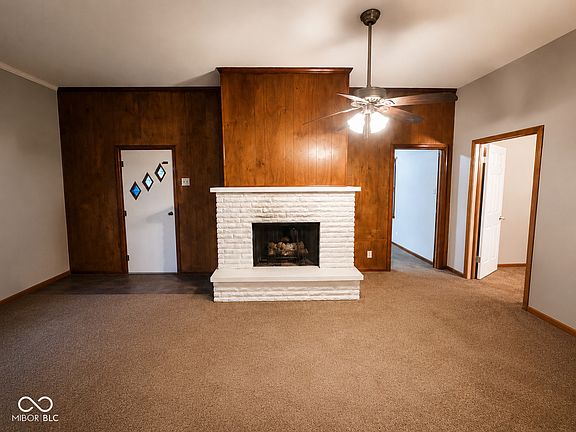 3rd image of 718 Main St