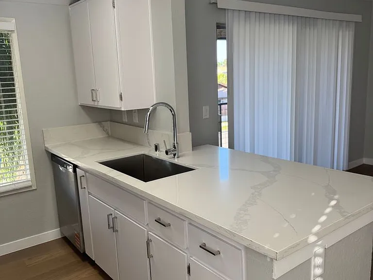 Harbor Terrace Apartments — Photo 2