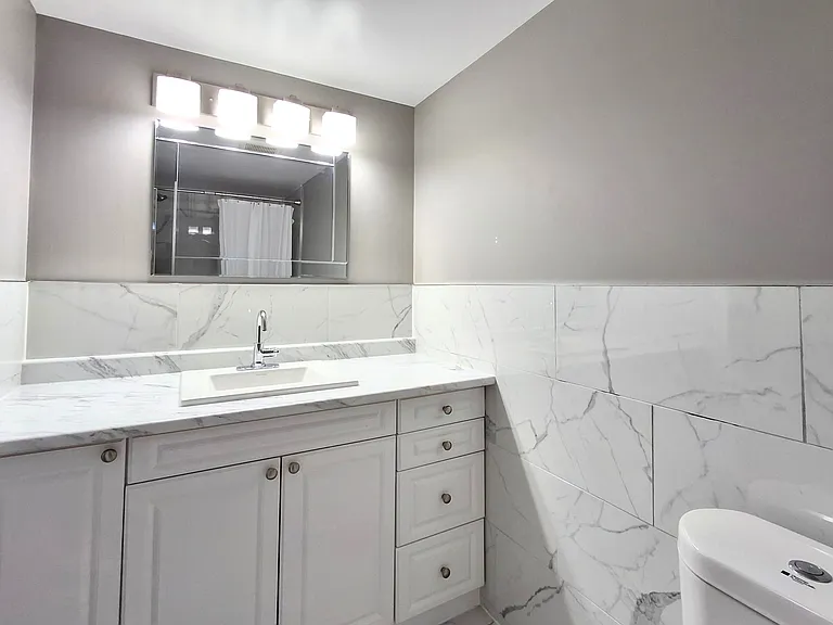 1025 Nesbitt Cres — Photo 9