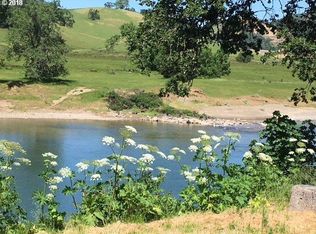 120 Santiam Ln #77, Roseburg, OR 97471