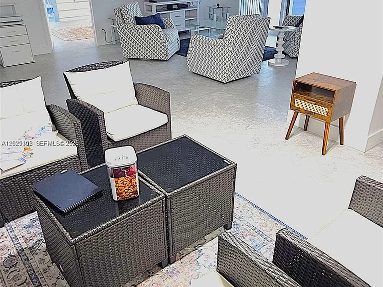 2715 N Ocean Blvd #2E — Photo 6
