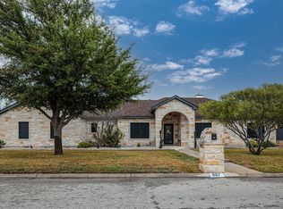 507 Far Hills Dr, Del Rio, TX 78840