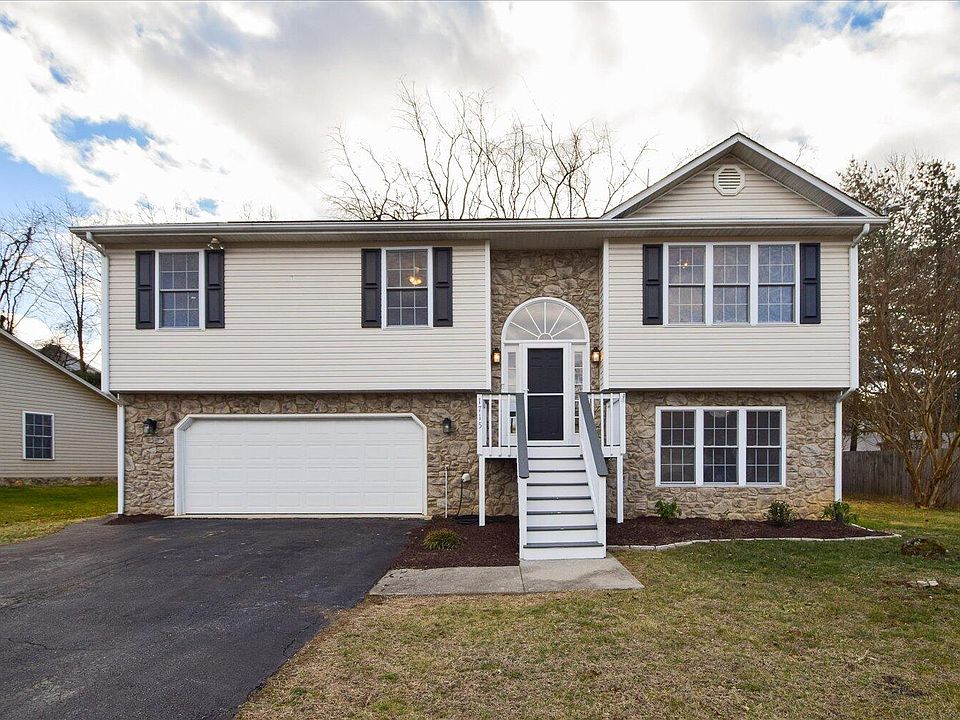 1st image of 1715 Bush Farm Dr