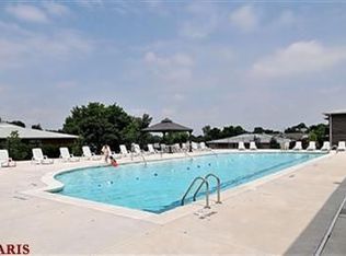 10308 Forest Brook Ln APT B, Saint Louis, MO