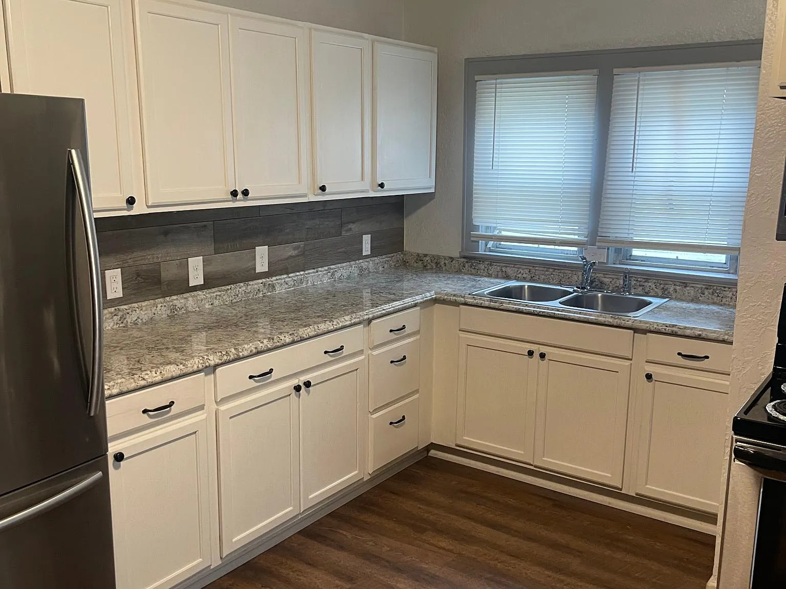2 bed, 1208 sqft, $900 — Photo 2