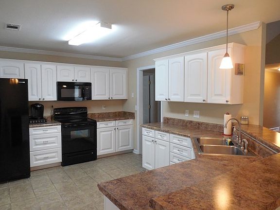 2nd image of 843 Tyler Woods Dr