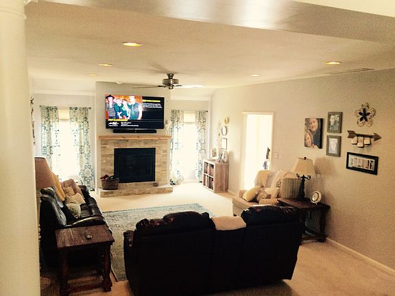 2nd image of 2666 Lakebrook Dr