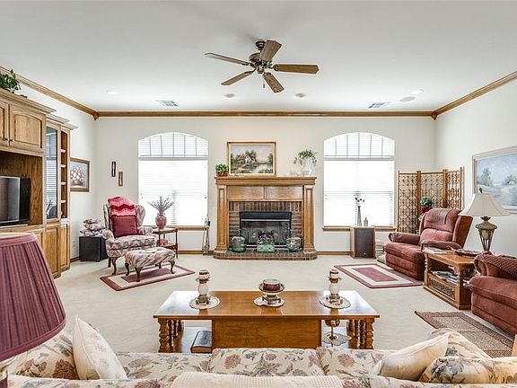3rd image of 1163 Hidden Valley Ln
