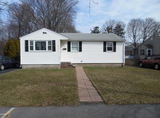 17 Joy Rd, Peabody, MA 01960