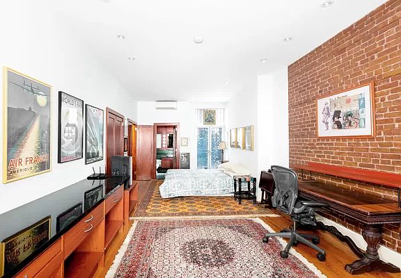 4th image of 791 Greenwich St APT 1