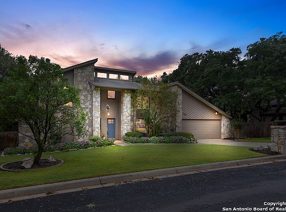 2nd image of 310 Country Wood Dr