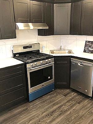 2nd image of 13 Prescott Pl #1