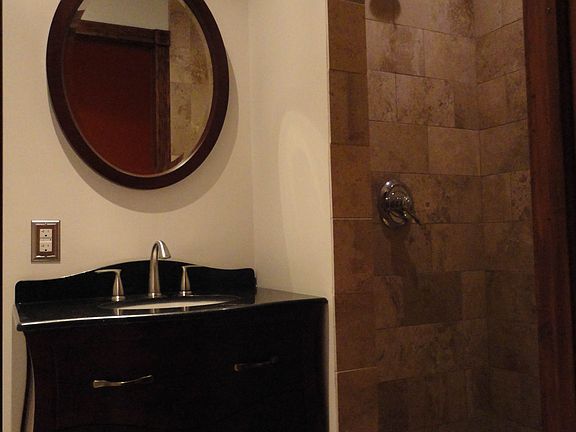 4th image of 326 Thompson St #2-4