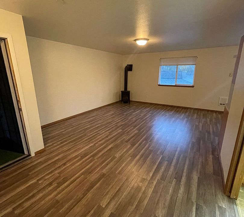 Country Squire Apartments 10833 & 10835 SE 200th St Kent WA Zillow