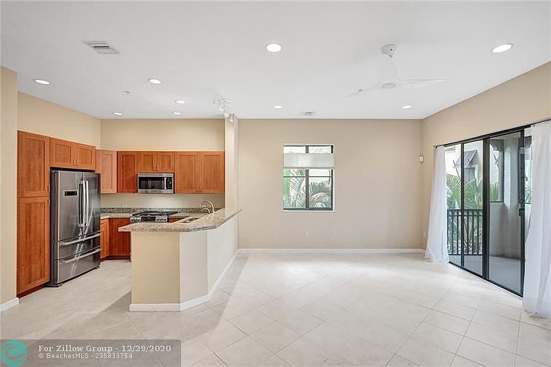 1st image of 3020 NW 125th Ave APT 423