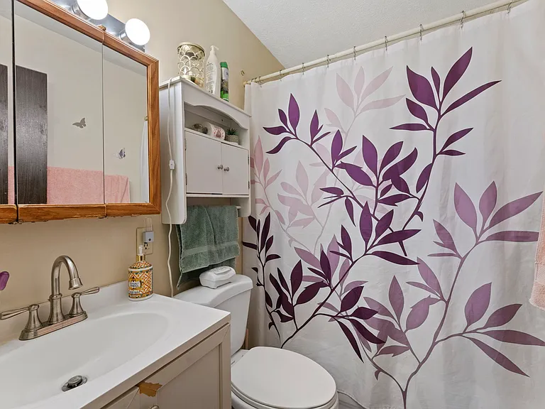 1857 E 39th St #1 — Photo 7