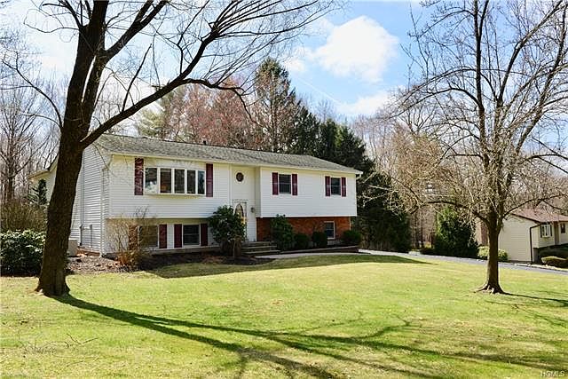 1st image of 35 Rockford Dr