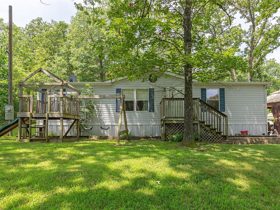 2nd image of 525 Mary Dr