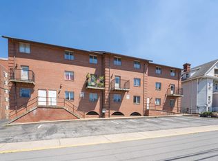 305 1st St #I, Morgantown, WV 26505