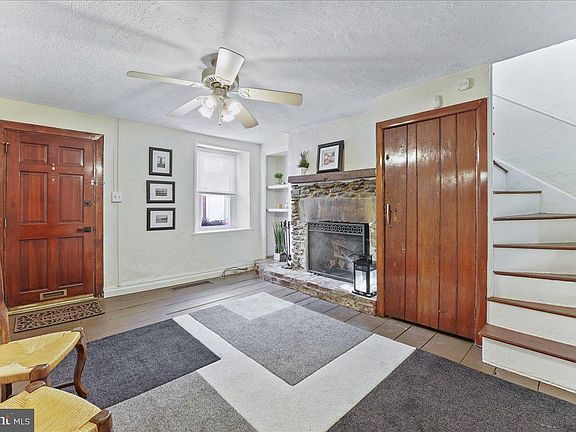 2nd image of 4423 Saint Davids St
