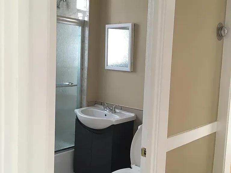 2121 S Leavitt St #1R — Photo 5