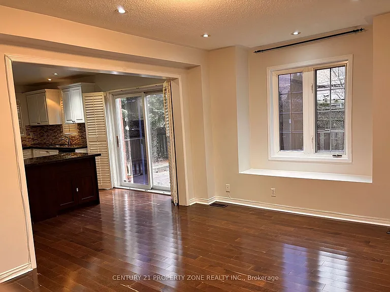 2201 Crestmont Dr — Photo 5