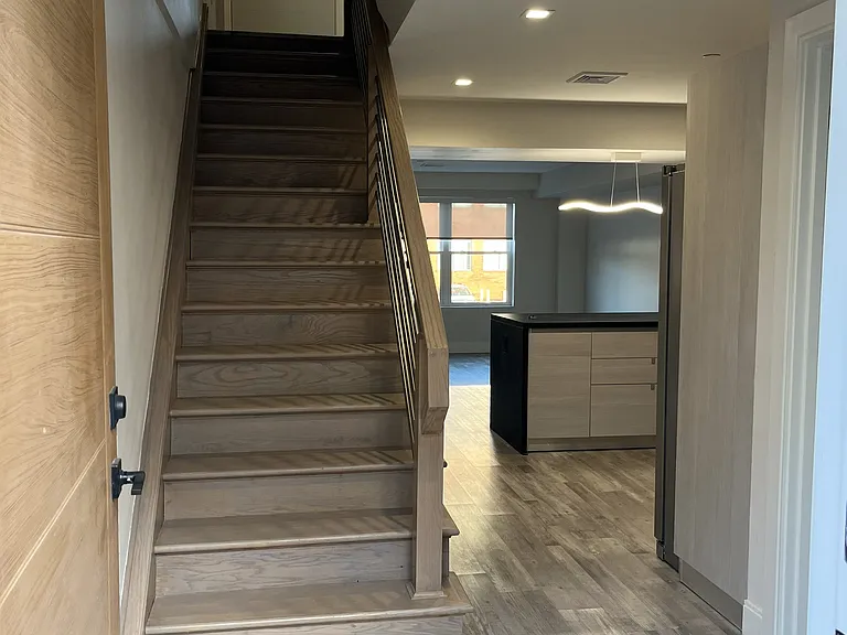 316 Shrewsbury St #4W — Photo 7