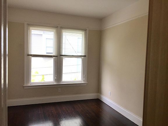 3rd image of 309 Linden St #309