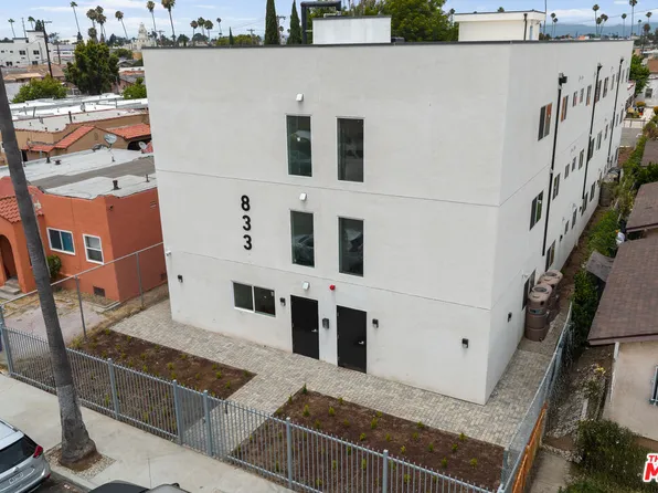 833 W 84th St, Los Angeles, CA 90044