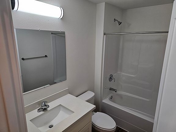 5th image of 4329 S Puget Sound Ave #104