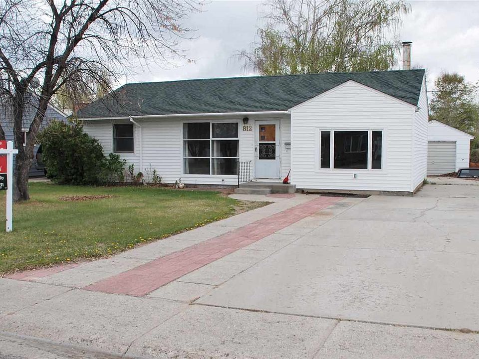 1st image of 812 S 12th St
