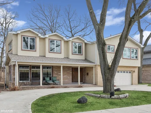 9101 Pottawattami Dr, Skokie, IL 60076