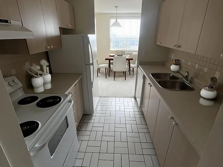 740 Proudfoot Ln — Photo 18