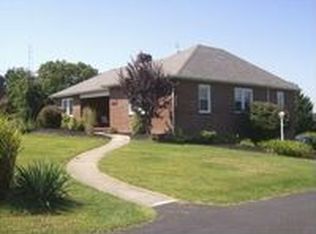 2093 Hollywood Dr, York, PA 17403